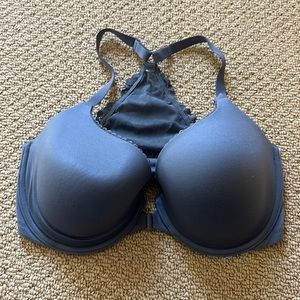 Victoria’s Secret bra (34DDD)